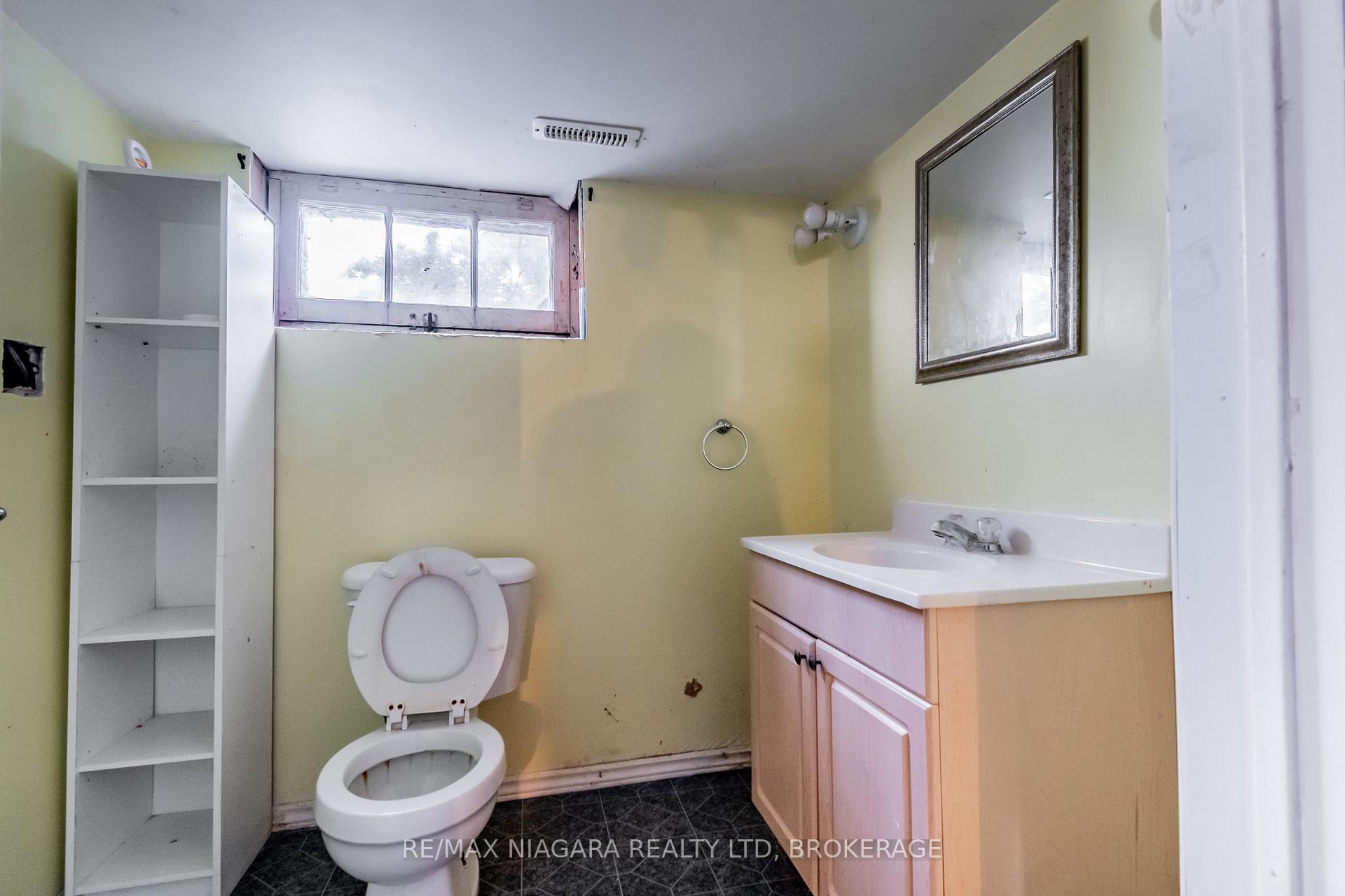 Photo 20 of 7492 Mud Street W, Grimsby, Grimsby Escarpment — HOMEH