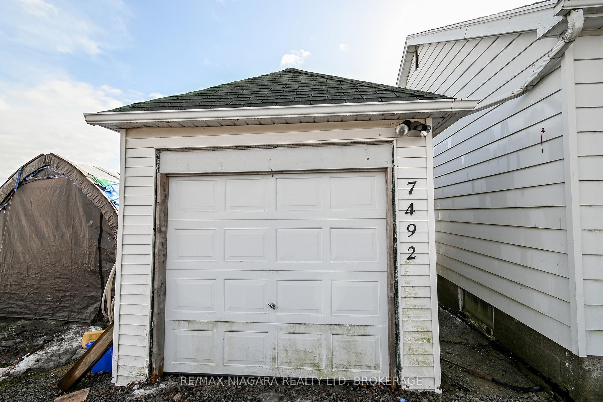 Photo 25 of 7492 Mud Street W, Grimsby, Grimsby Escarpment — HOMEH