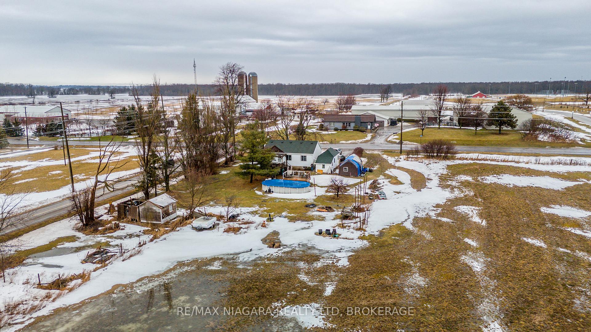 Photo 29 of 7492 Mud Street W, Grimsby, Grimsby Escarpment — HOMEH