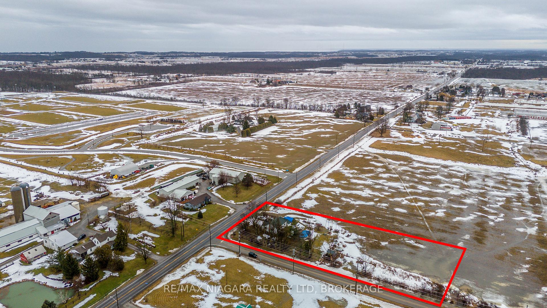 Photo 30 of 7492 Mud Street W, Grimsby, Grimsby Escarpment — HOMEH