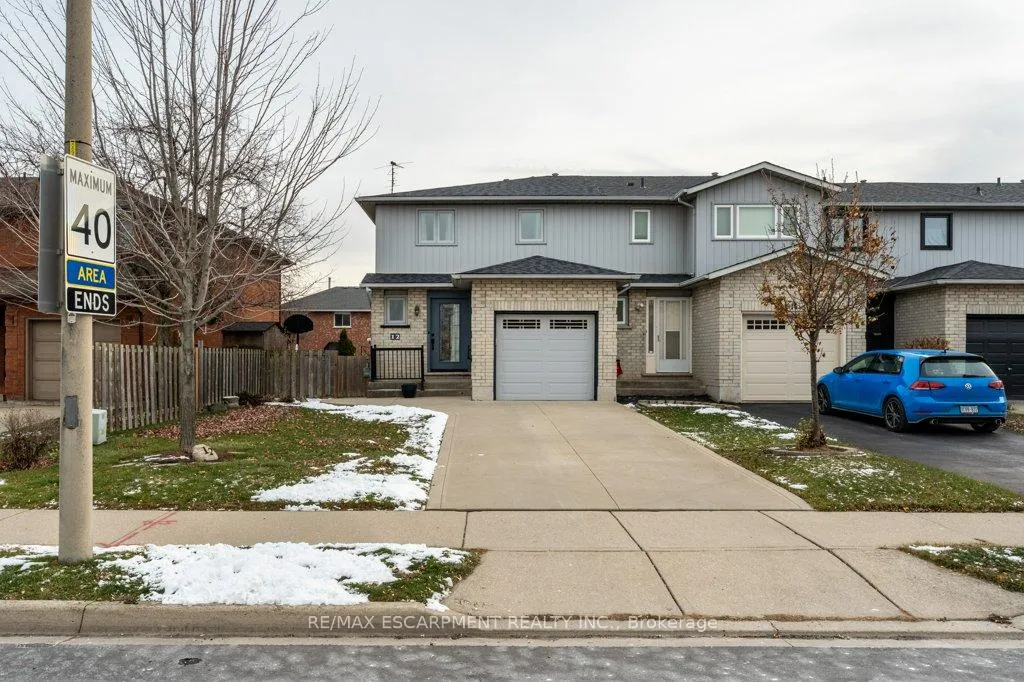 Photo 2 of 12 Meteor Boulevard, Hamilton, Stoney Creek — HOMEH
