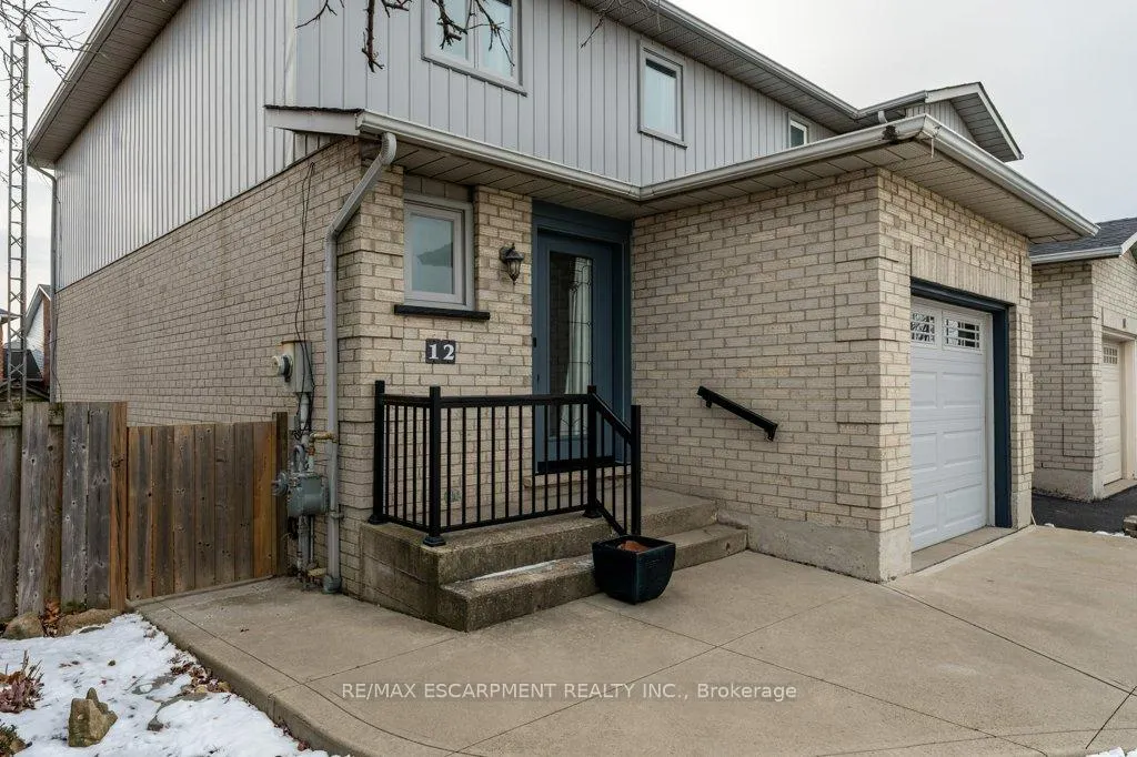 Photo 3 of 12 Meteor Boulevard, Hamilton, Stoney Creek — HOMEH