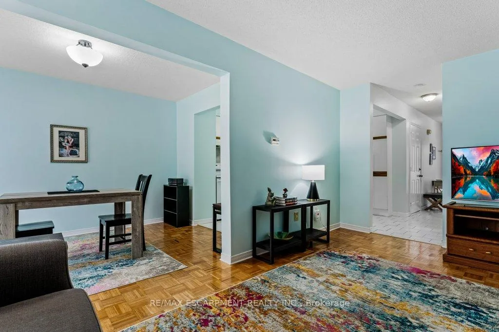Photo 12 of 12 Meteor Boulevard, Hamilton, Stoney Creek — HOMEH