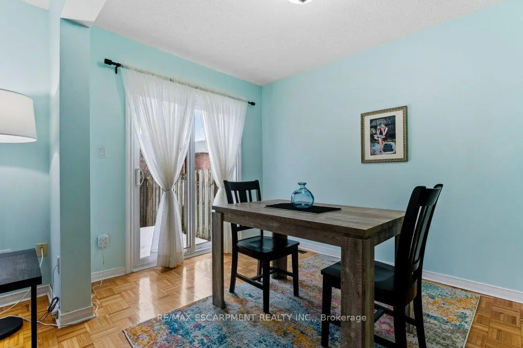 Photo 14 of 12 Meteor Boulevard, Hamilton, Stoney Creek — HOMEH
