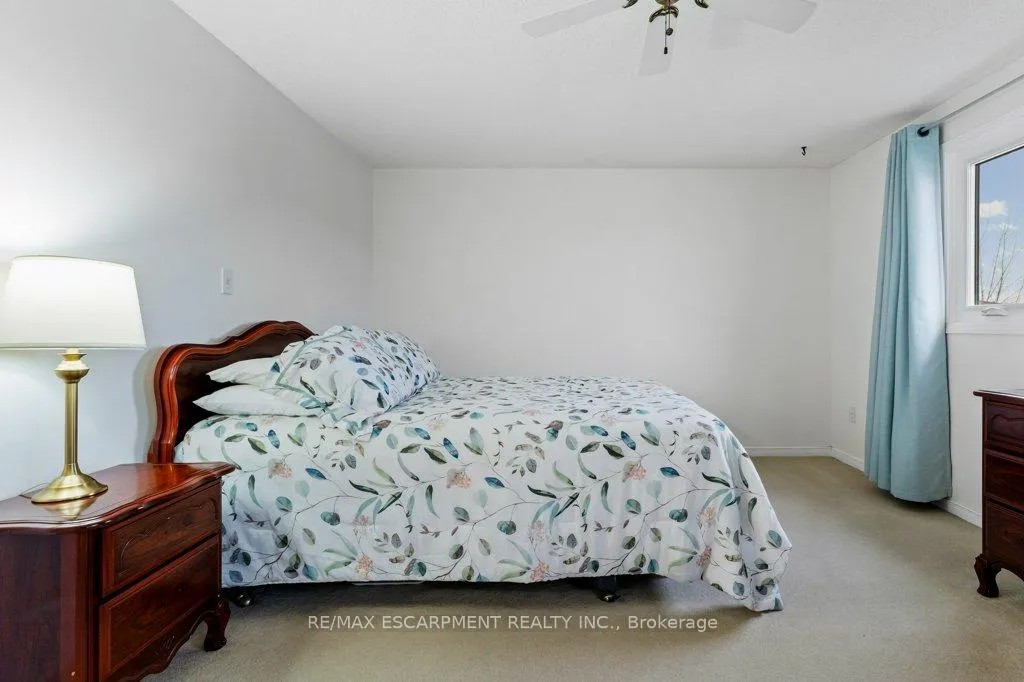 Photo 17 of 12 Meteor Boulevard, Hamilton, Stoney Creek — HOMEH