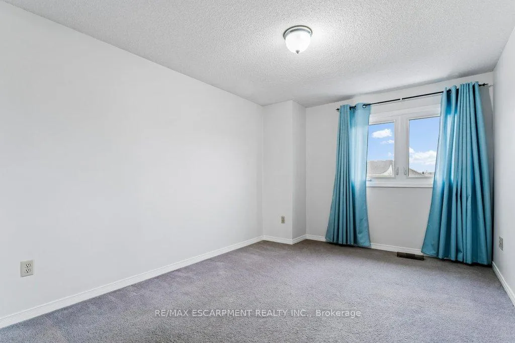 Photo 20 of 12 Meteor Boulevard, Hamilton, Stoney Creek — HOMEH