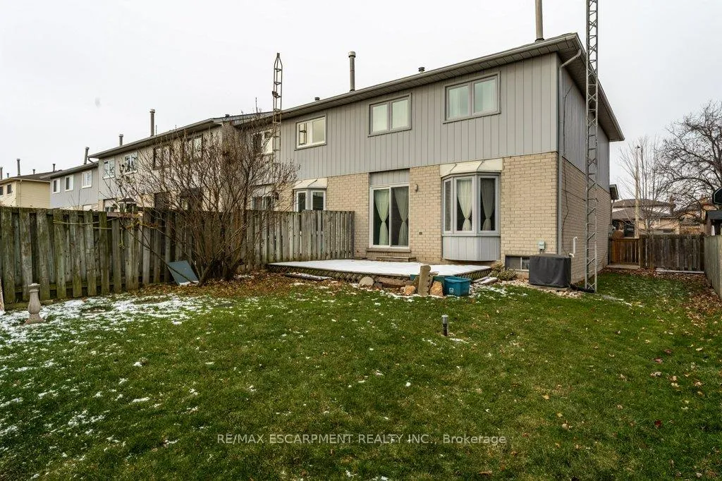 Photo 25 of 12 Meteor Boulevard, Hamilton, Stoney Creek — HOMEH