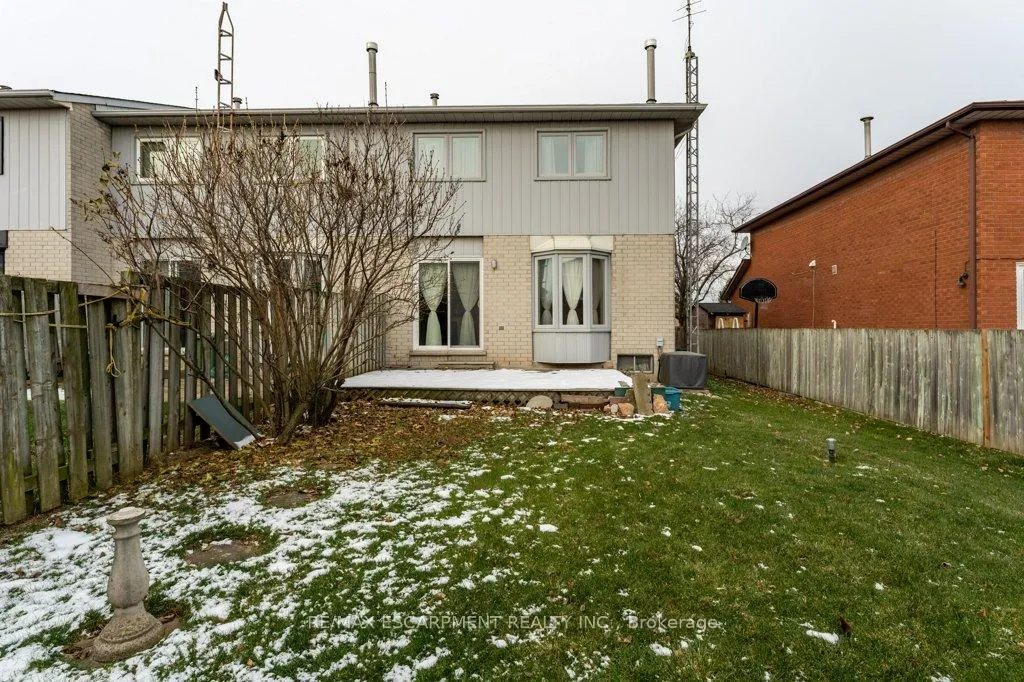 Photo 26 of 12 Meteor Boulevard, Hamilton, Stoney Creek — HOMEH