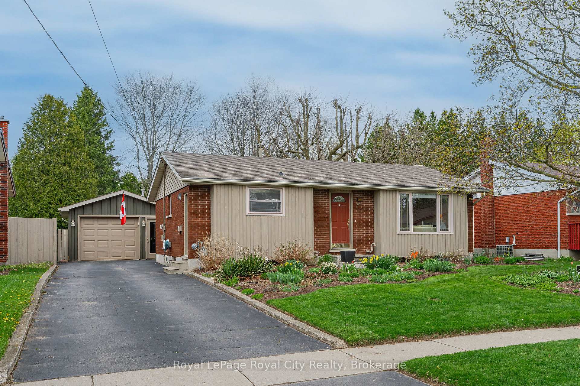 Photo 1 of 29 Hastings Boulevard, Guelph, Grange Road — HOMEH