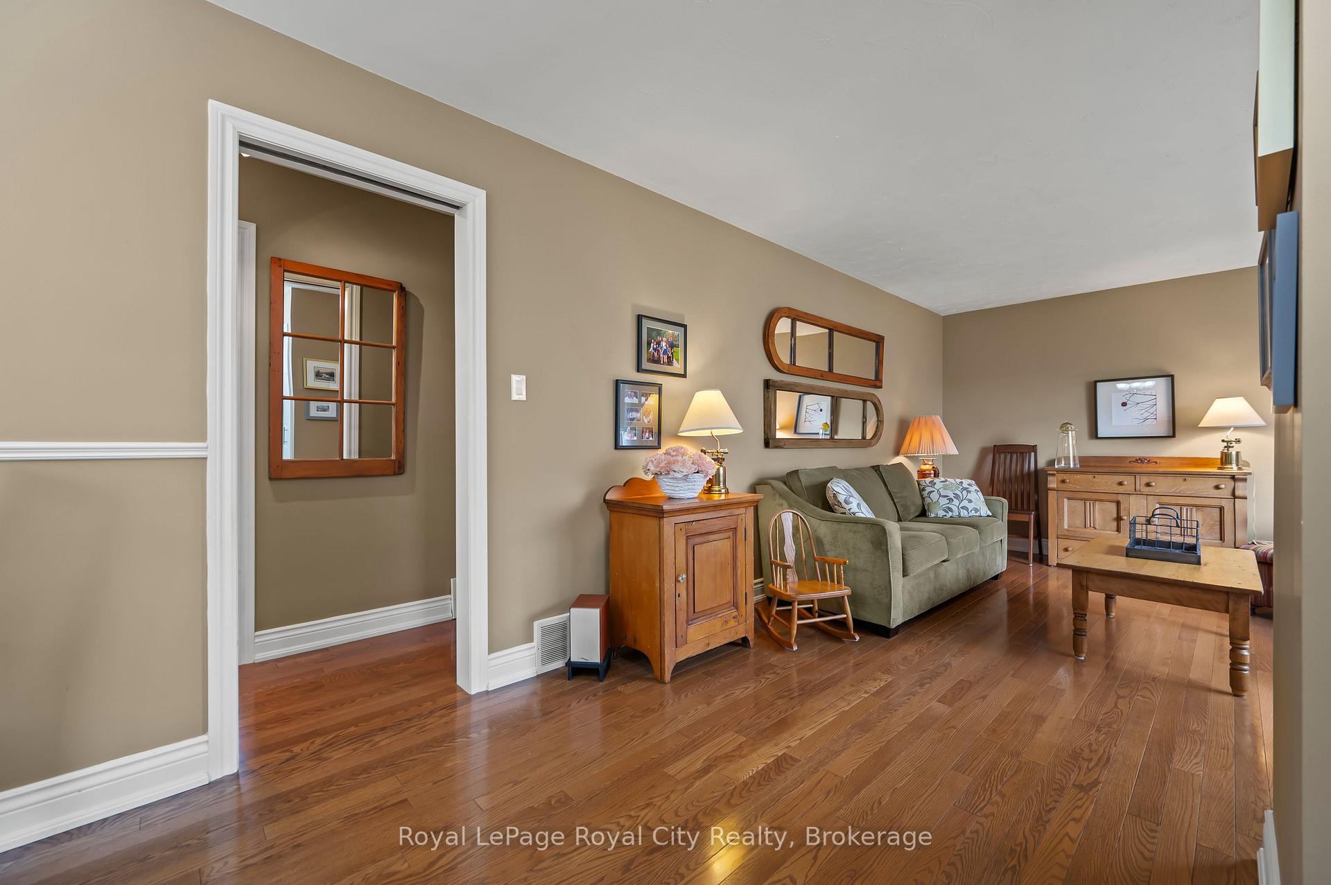 Photo 7 of 29 Hastings Boulevard, Guelph, Grange Road — HOMEH