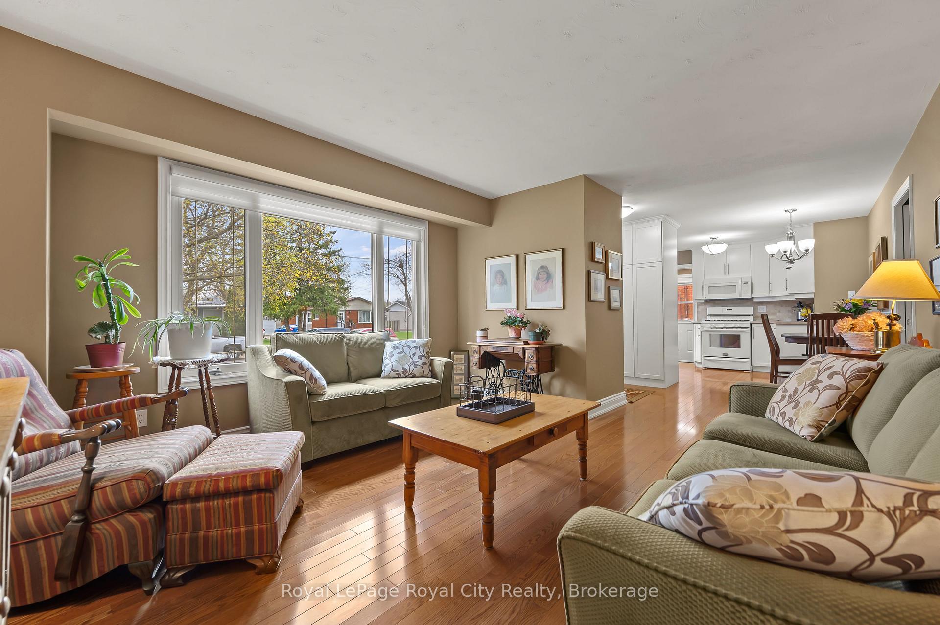 Photo 8 of 29 Hastings Boulevard, Guelph, Grange Road — HOMEH