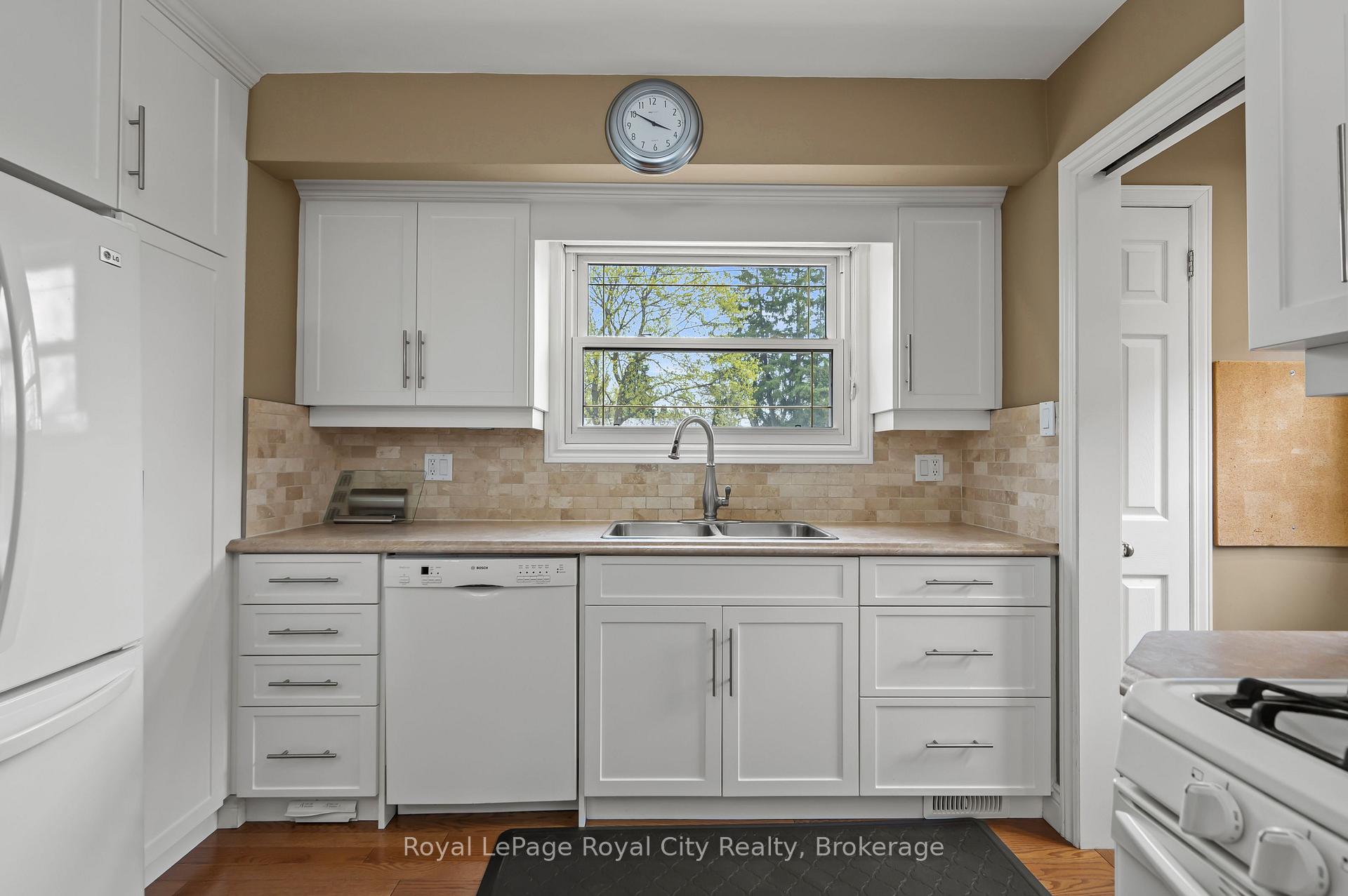 Photo 14 of 29 Hastings Boulevard, Guelph, Grange Road — HOMEH