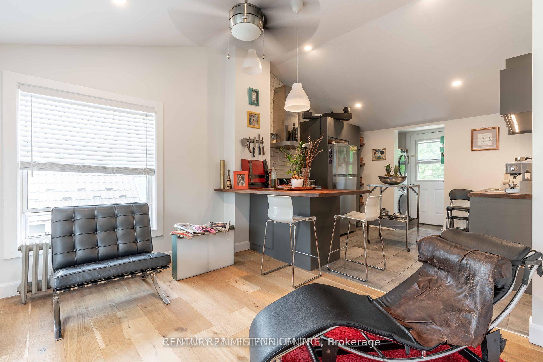Photo 3 of 39 Stevenson Street, Guelph, St. George's — HOMEH