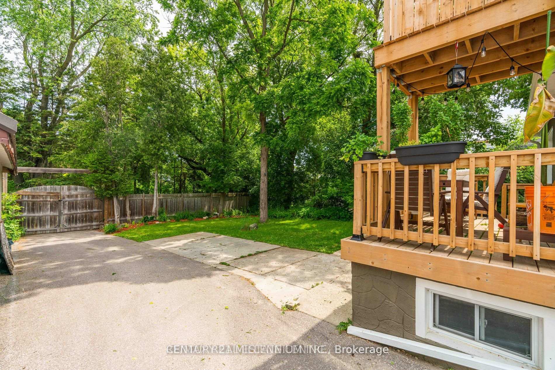 Photo 19 of 39 Stevenson Street, Guelph, St. George's — HOMEH