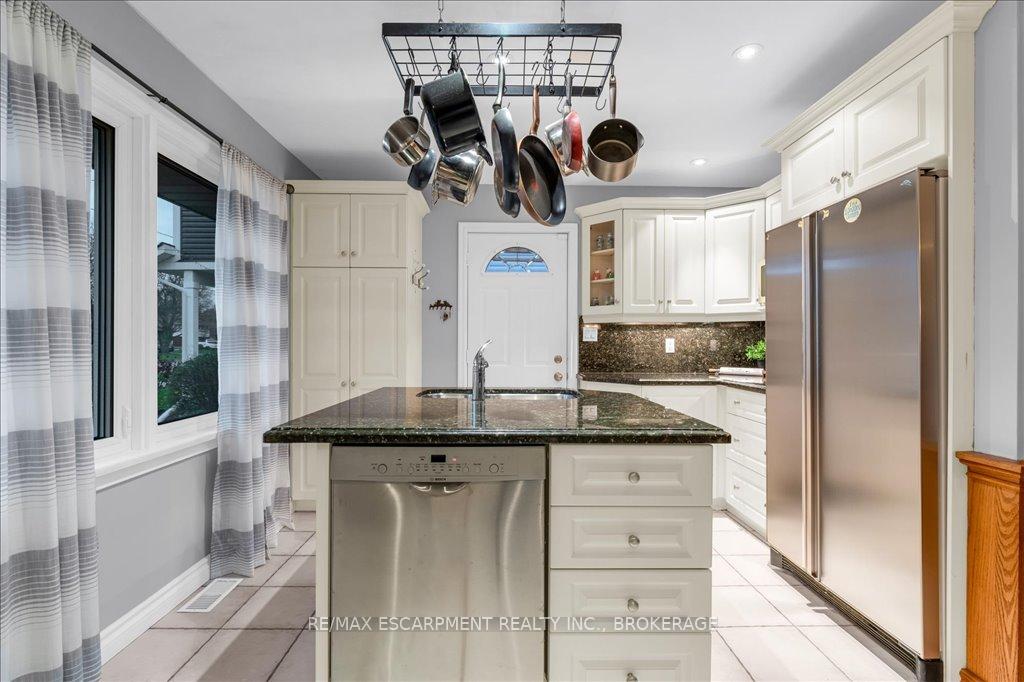 Photo 7 of 33 Old Orchard Avenue, Grimsby, Grimsby Beach — HOMEH