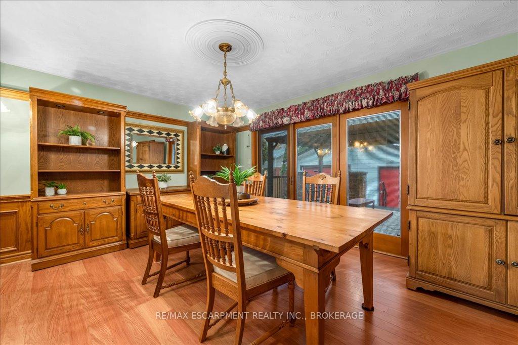 Photo 10 of 33 Old Orchard Avenue, Grimsby, Grimsby Beach — HOMEH