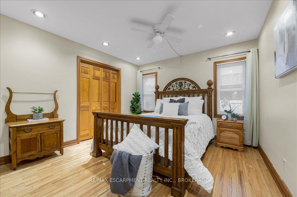 Photo 13 of 33 Old Orchard Avenue, Grimsby, Grimsby Beach — HOMEH