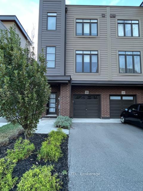 Front of 16 Waterview Lane