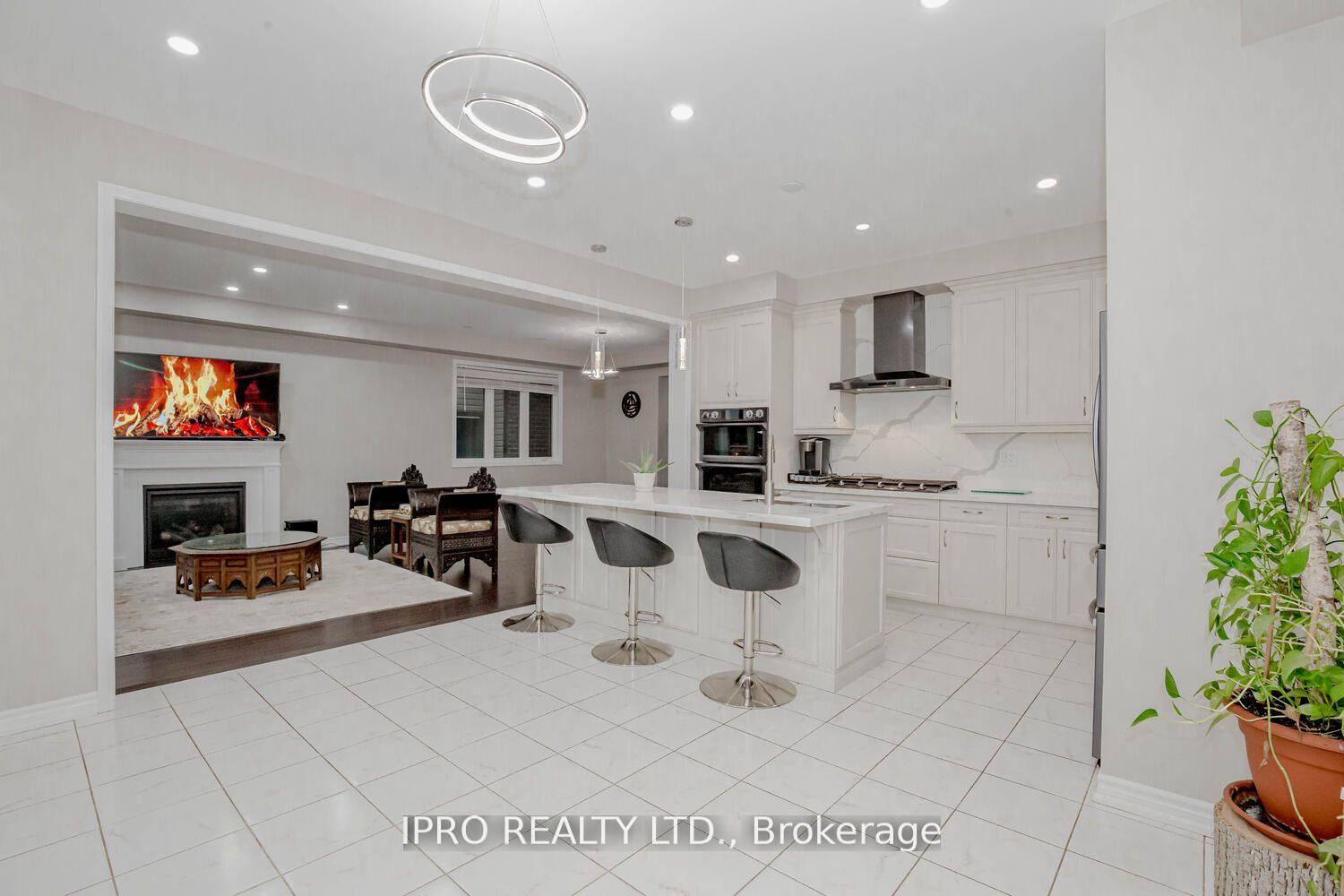 Photo 11 of 839 Whitlock Avenue, Milton, Cobban — HOMEH