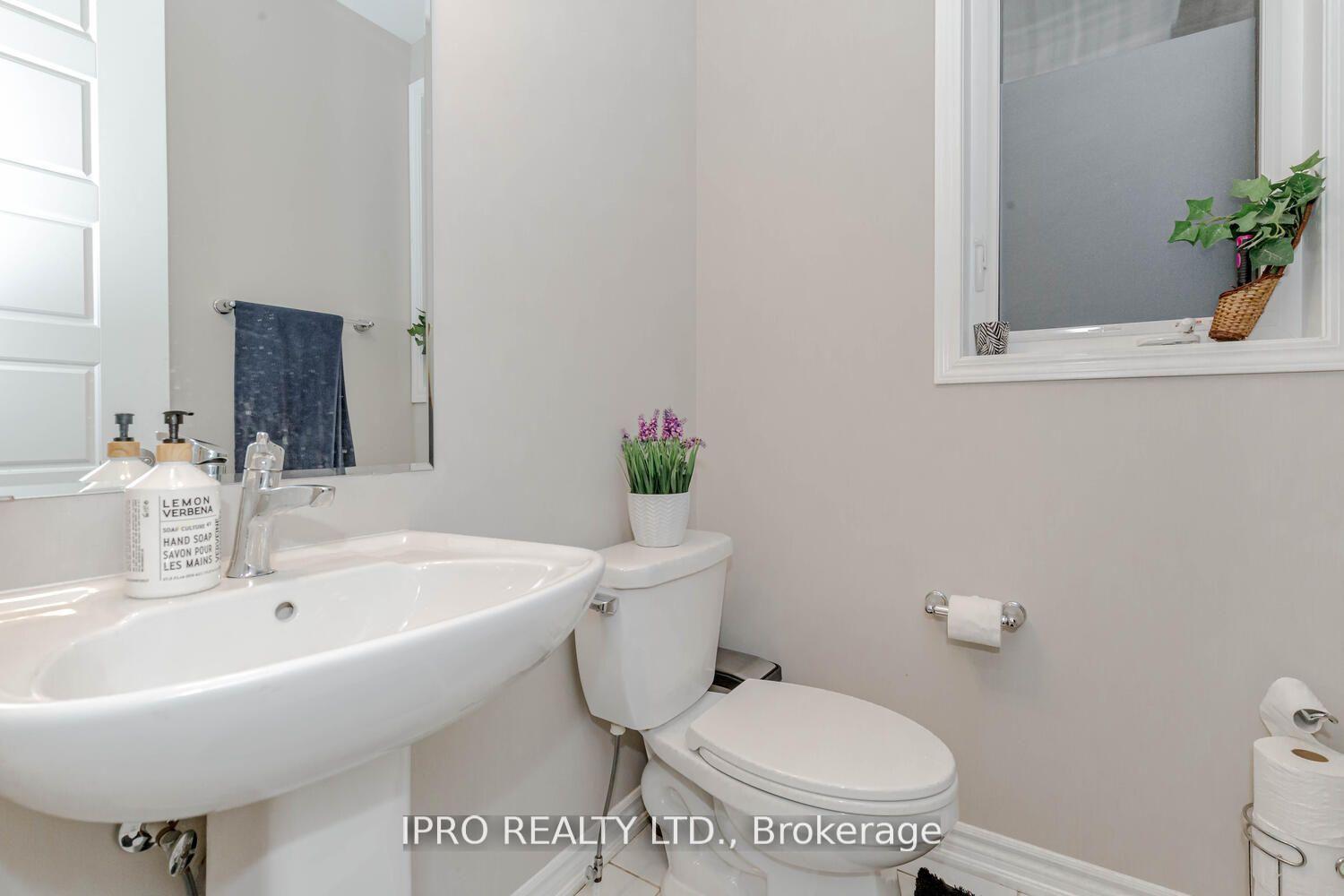 Photo 15 of 839 Whitlock Avenue, Milton, Cobban — HOMEH