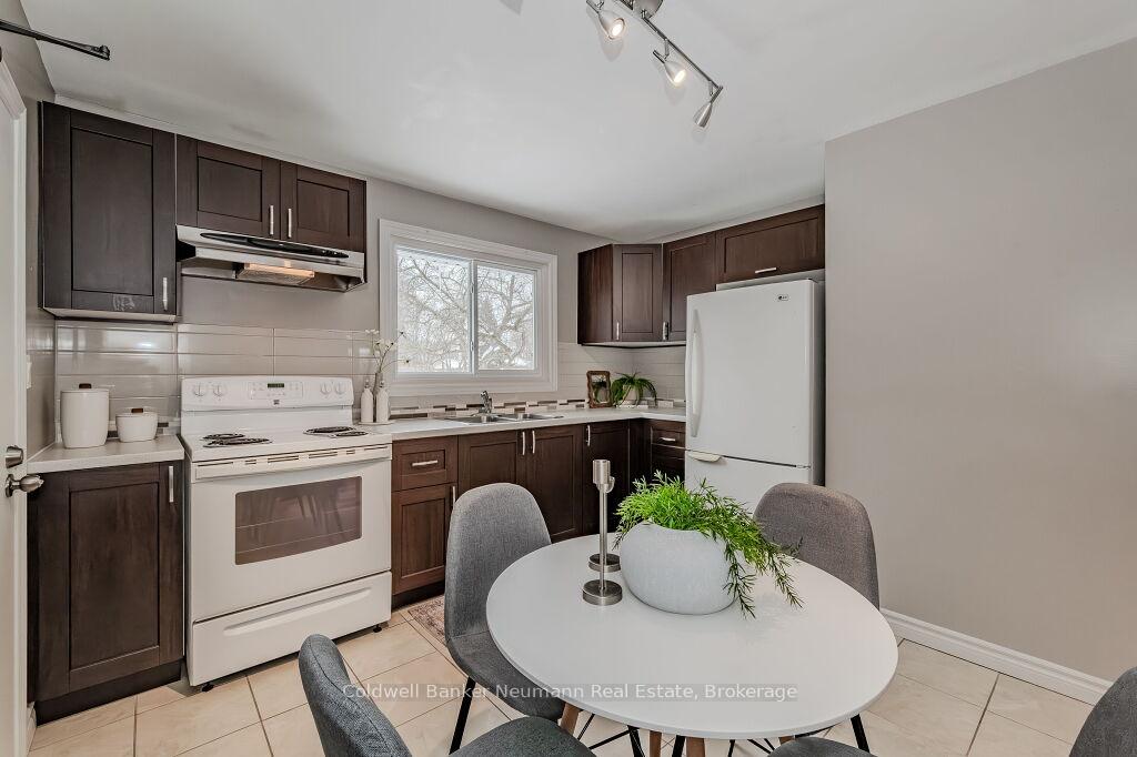 Photo 13 of 70 Freeman Avenue, Guelph, Riverside Park — HOMEH