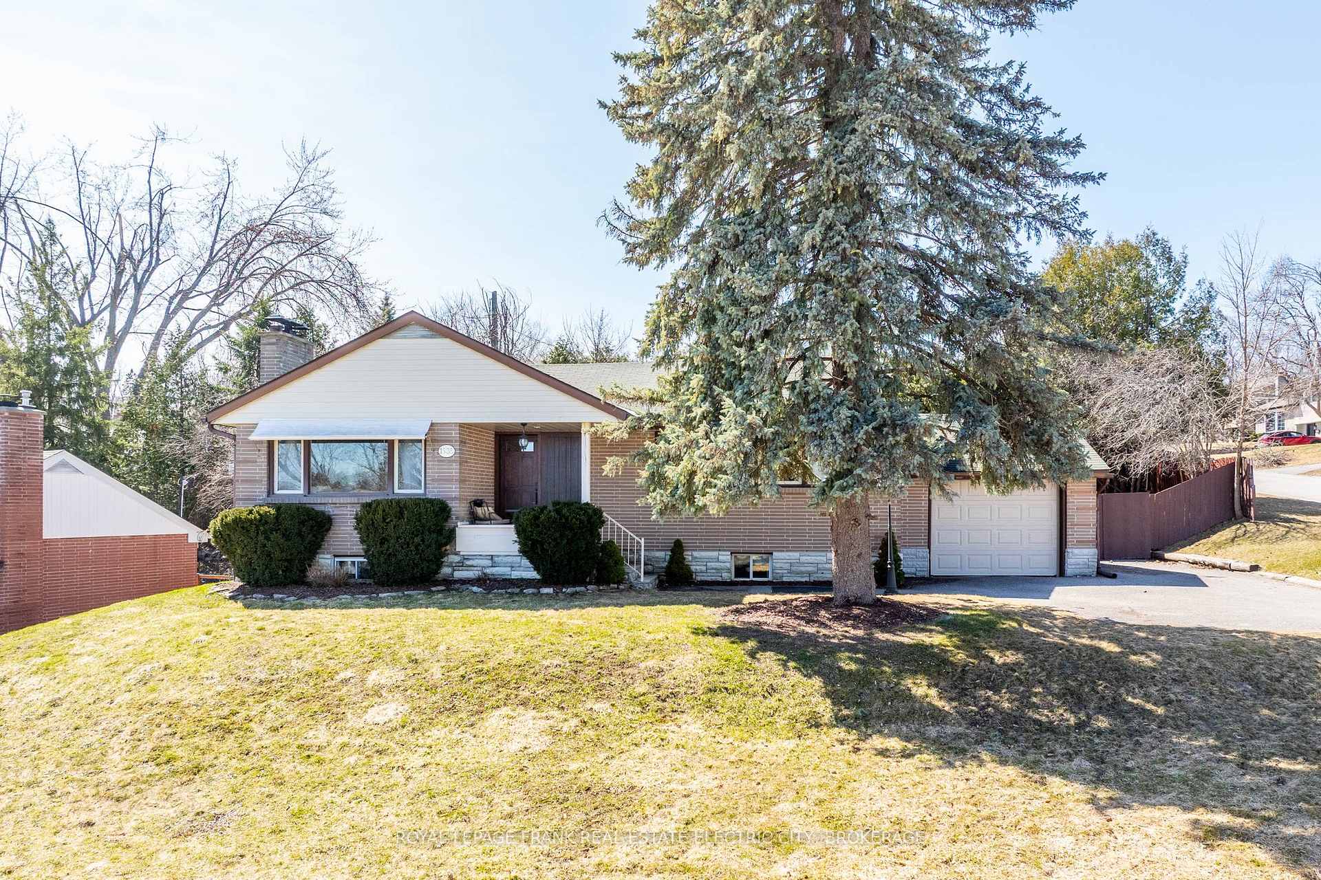Front of 1535 Westbrook Drive
