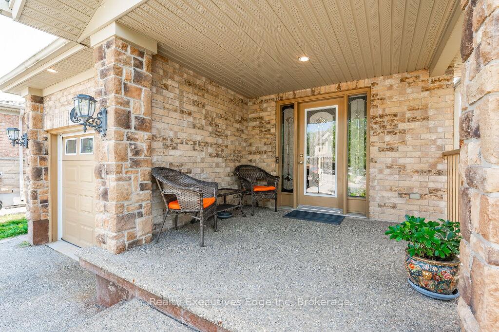 Photo 6 of 67 Revell Drive, Guelph, Clairfields/Hanlon Business Park — HOMEH
