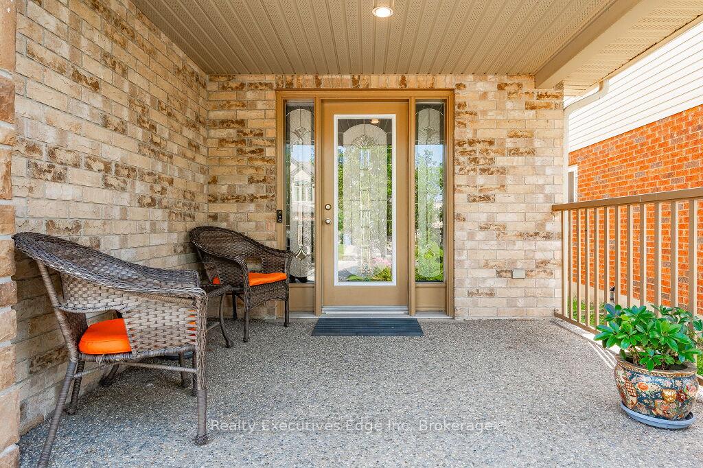 Photo 7 of 67 Revell Drive, Guelph, Clairfields/Hanlon Business Park — HOMEH