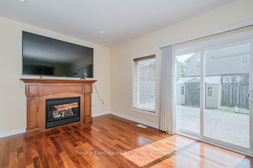 Photo 16 of 67 Revell Drive, Guelph, Clairfields/Hanlon Business Park — HOMEH