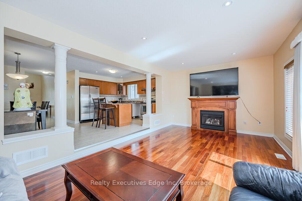 Photo 17 of 67 Revell Drive, Guelph, Clairfields/Hanlon Business Park — HOMEH
