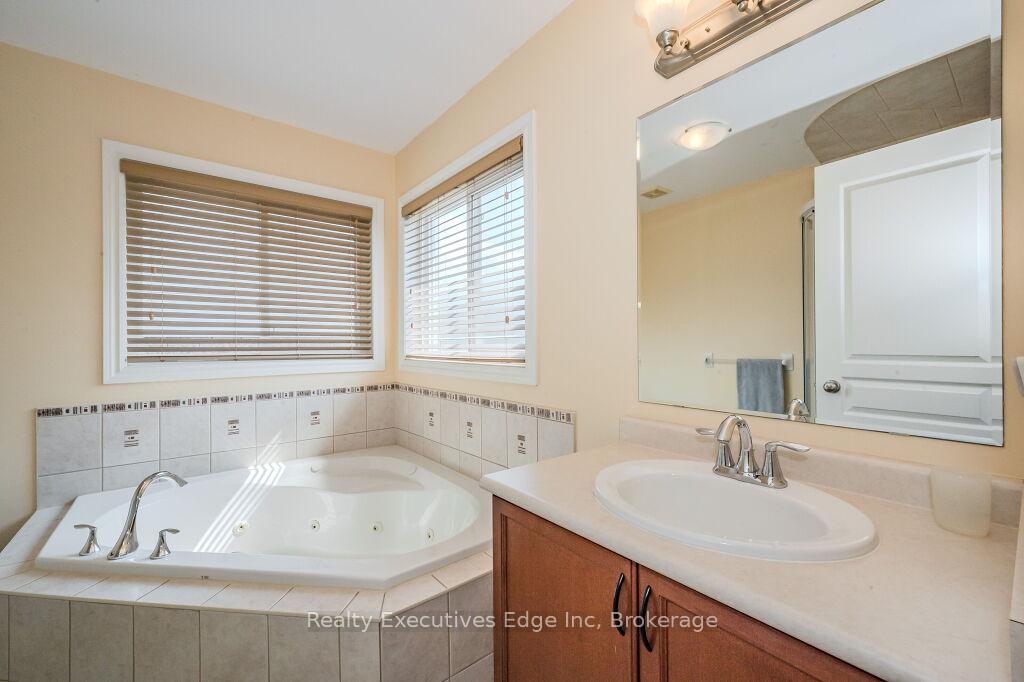 Photo 33 of 67 Revell Drive, Guelph, Clairfields/Hanlon Business Park — HOMEH