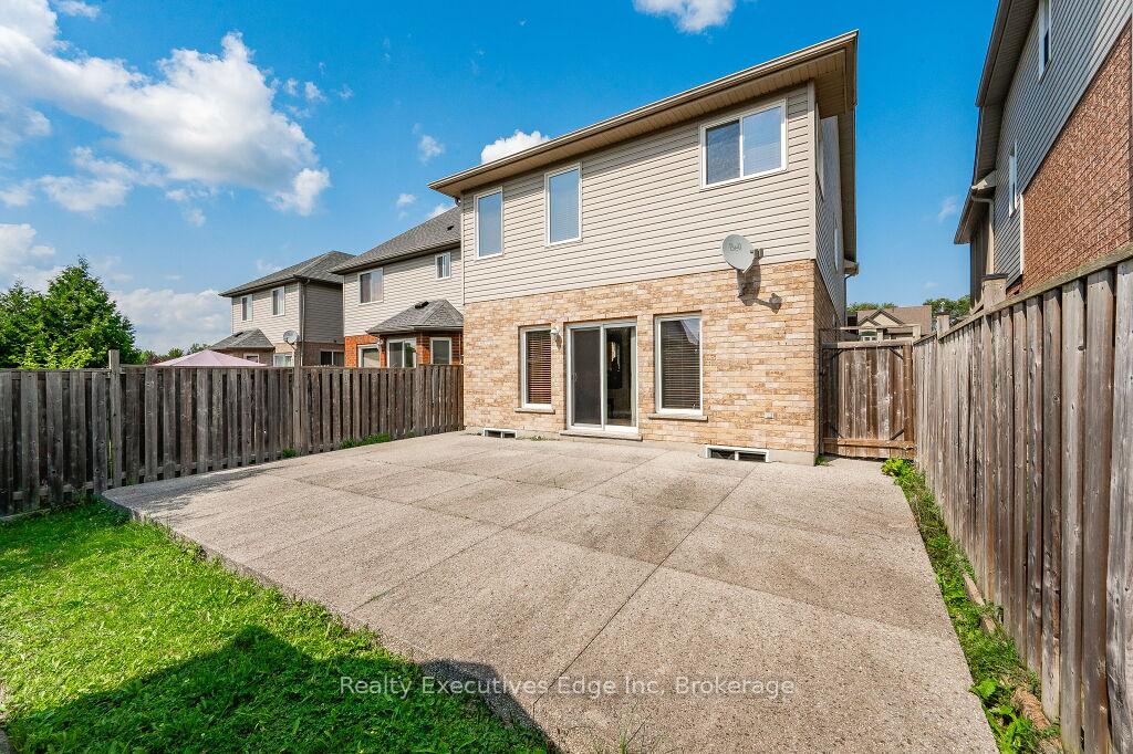 Photo 41 of 67 Revell Drive, Guelph, Clairfields/Hanlon Business Park — HOMEH