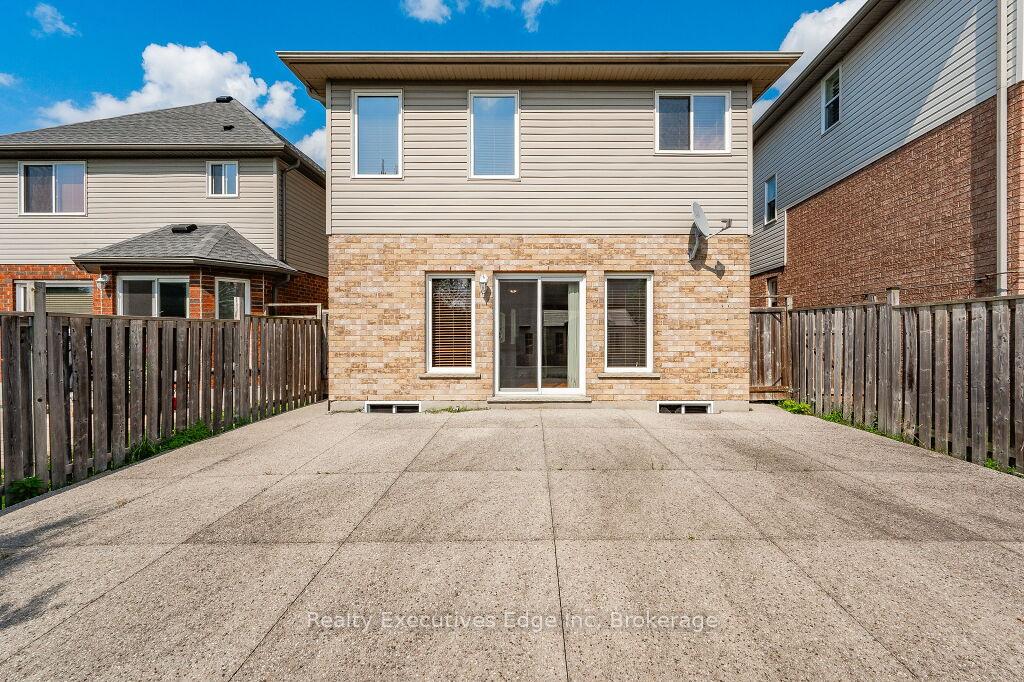 Photo 42 of 67 Revell Drive, Guelph, Clairfields/Hanlon Business Park — HOMEH