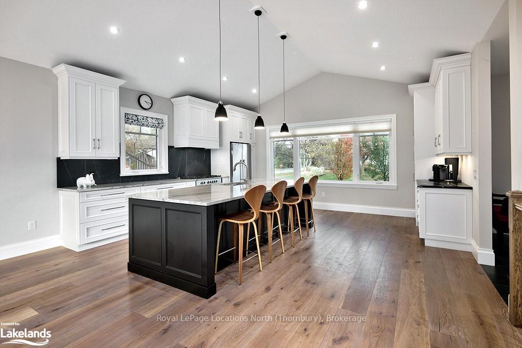 Photo 2 of 49 Alice Street E, Blue Mountains — HOMEH