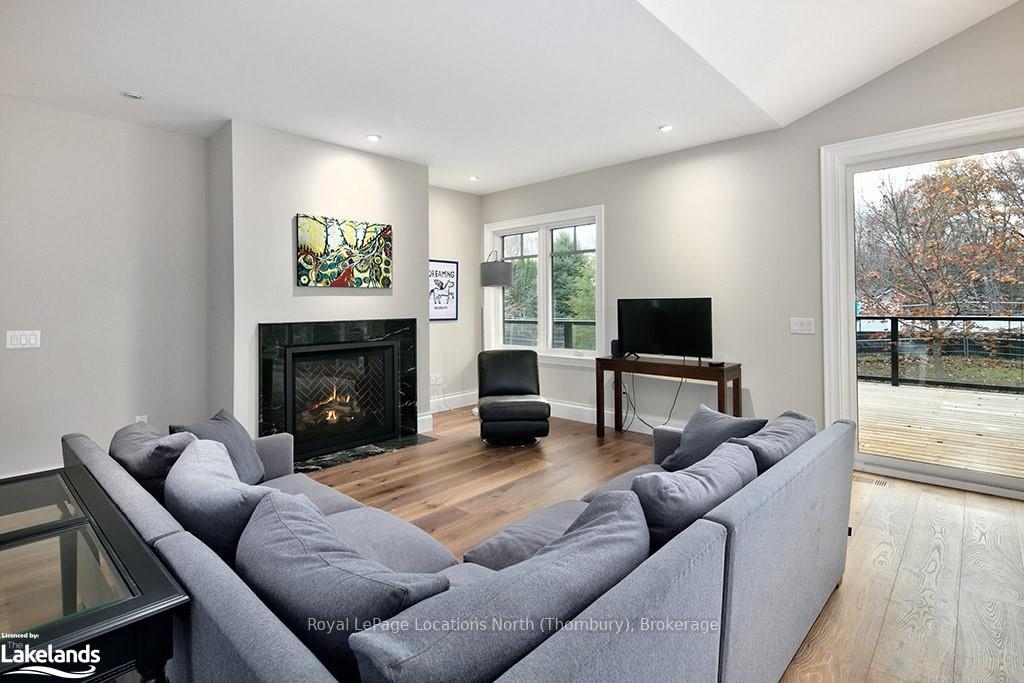 Photo 6 of 49 Alice Street E, Blue Mountains — HOMEH