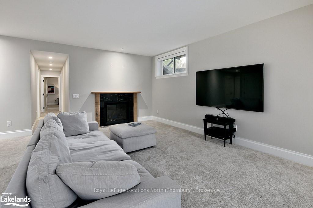Photo 10 of 49 Alice Street E, Blue Mountains — HOMEH