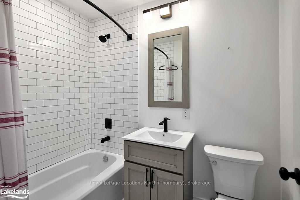 Photo 16 of 49 Alice Street E, Blue Mountains — HOMEH