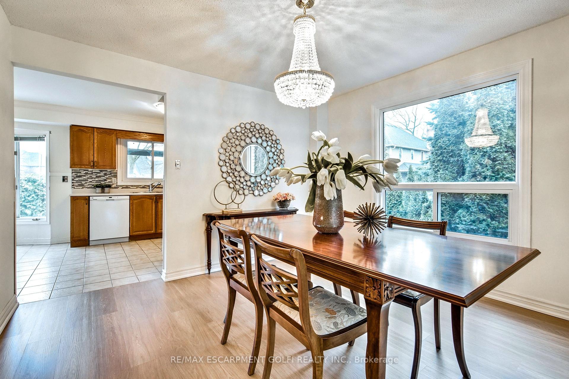 Photo 11 of 26 Stone Gate Drive, Grimsby, Grimsby Beach — HOMEH