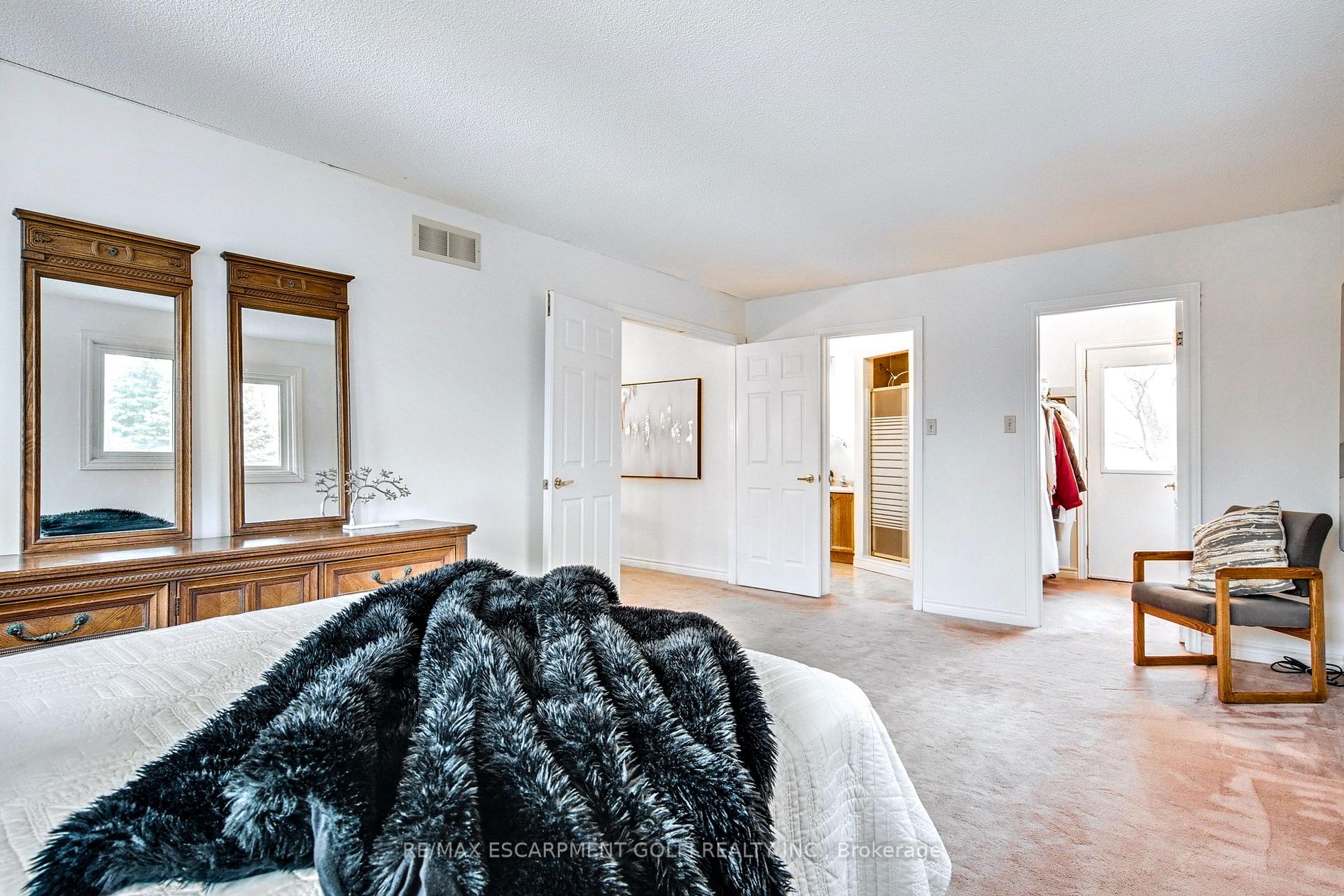 Photo 22 of 26 Stone Gate Drive, Grimsby, Grimsby Beach — HOMEH