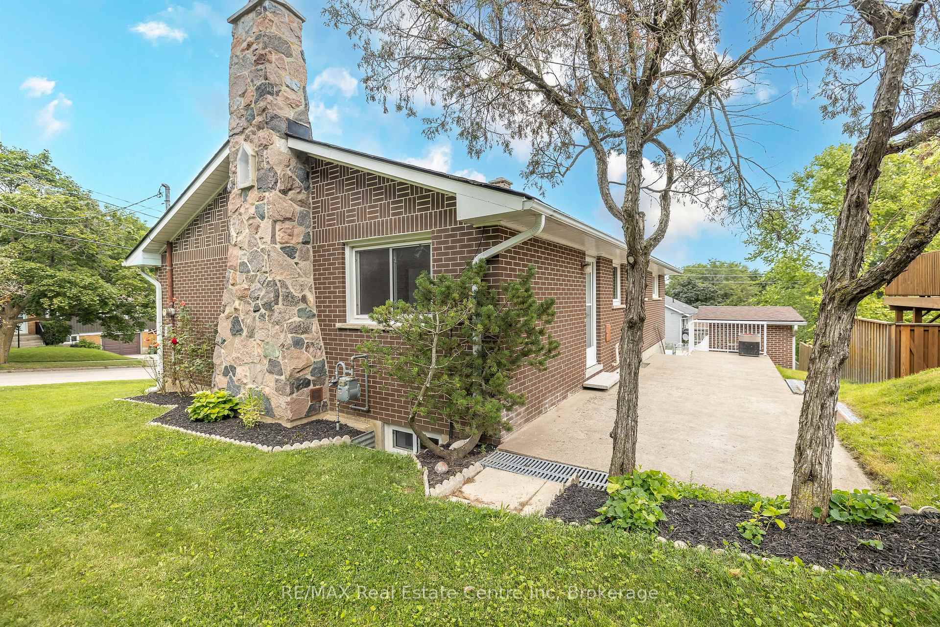 Photo 4 of 50 Drew Street, Guelph, Junction/Onward Willow — HOMEH