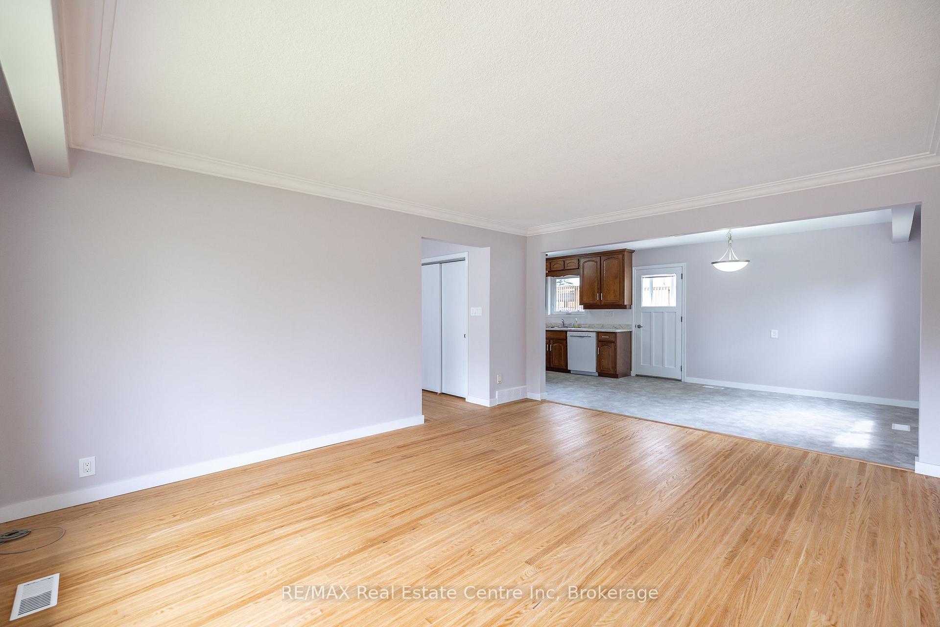 Photo 15 of 50 Drew Street, Guelph, Junction/Onward Willow — HOMEH