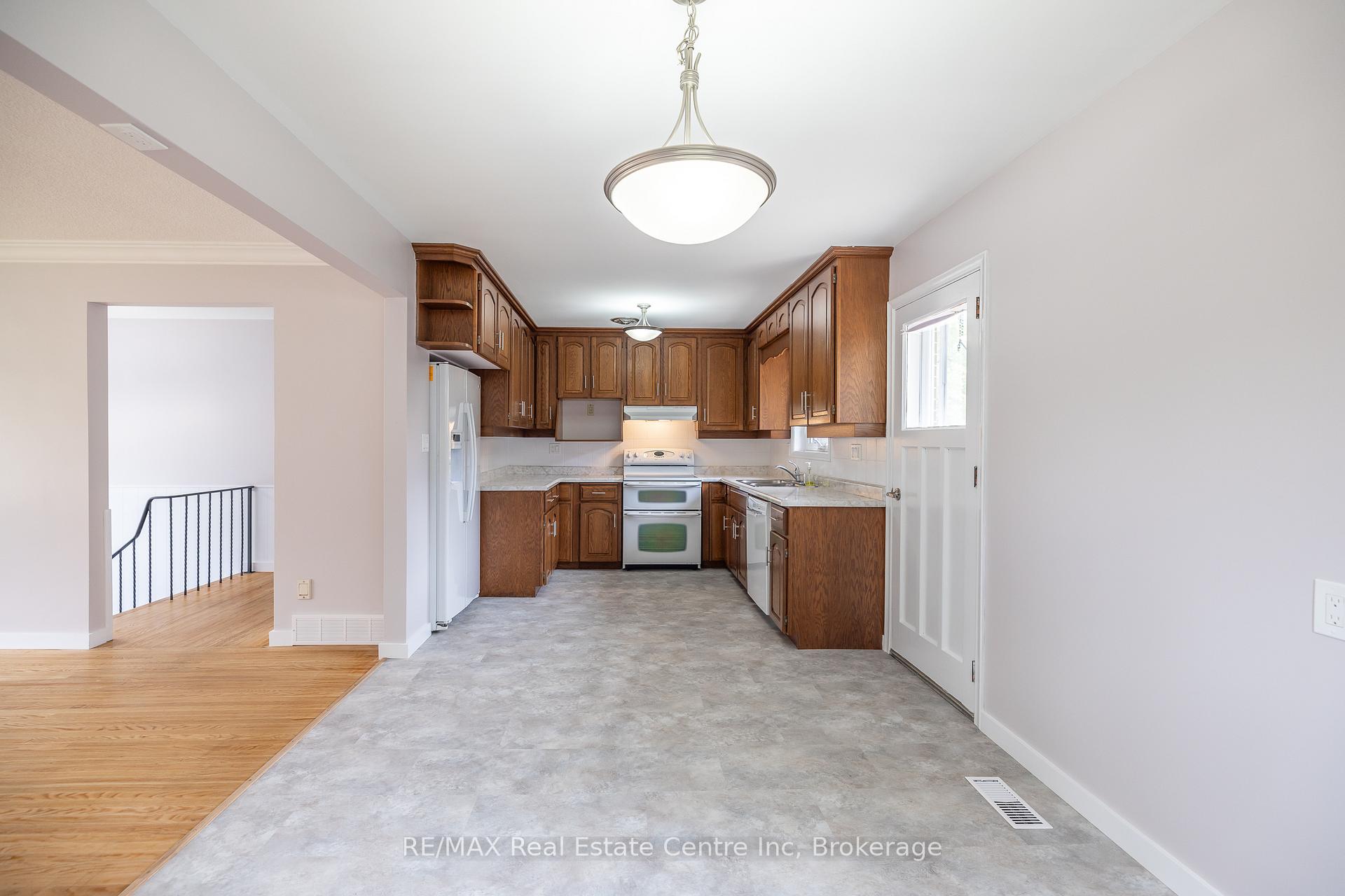 Photo 16 of 50 Drew Street, Guelph, Junction/Onward Willow — HOMEH