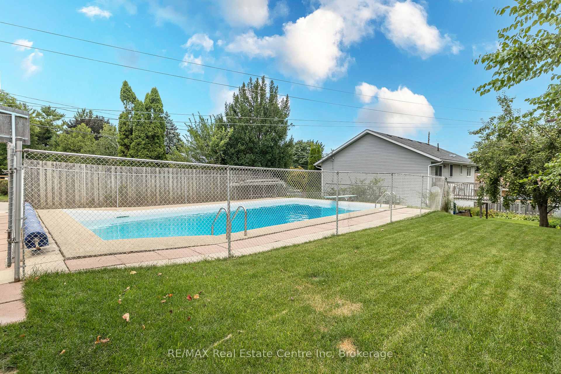 Photo 30 of 50 Drew Street, Guelph, Junction/Onward Willow — HOMEH