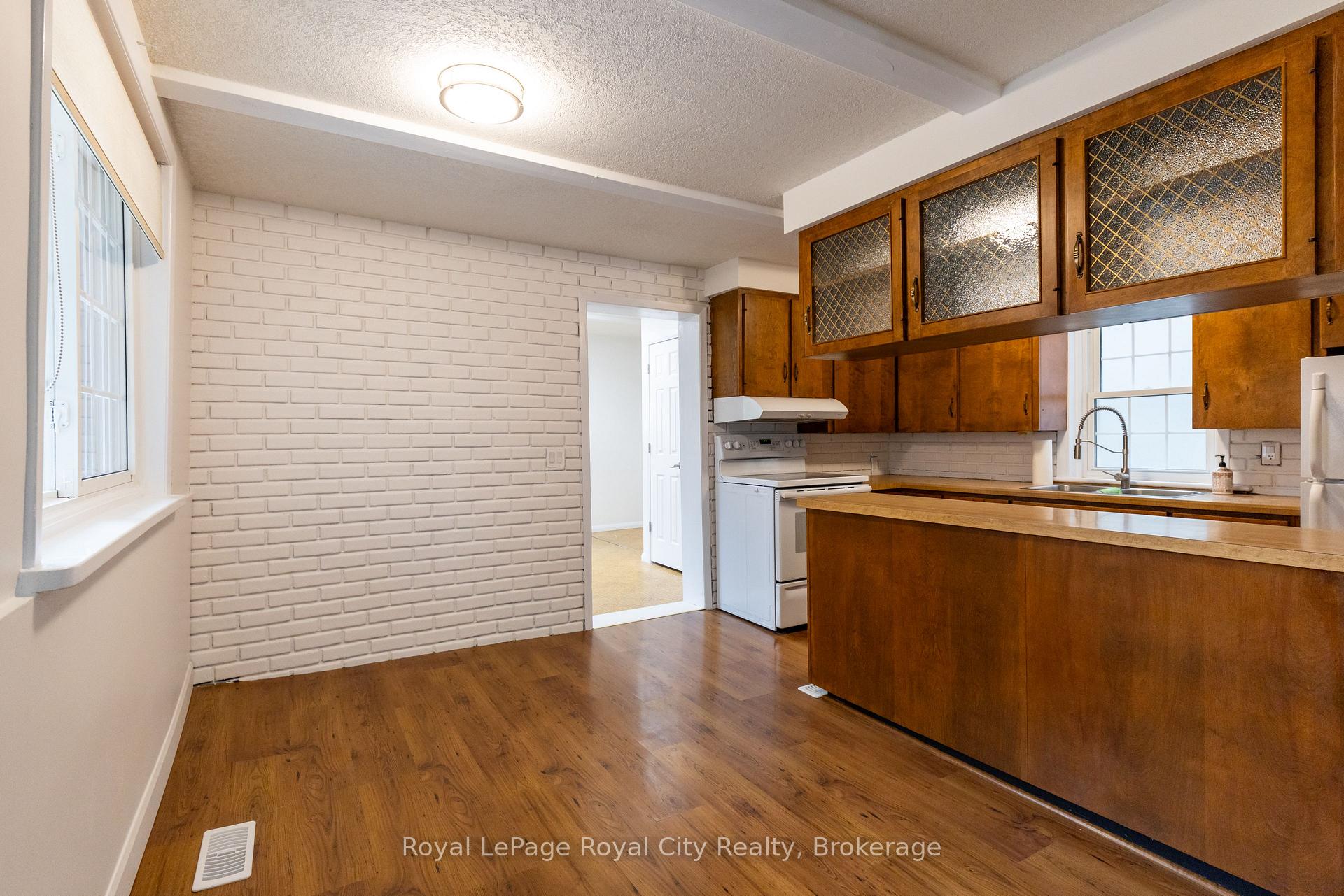 Photo 5 of 237 Liverpool Street, Guelph, Downtown — HOMEH