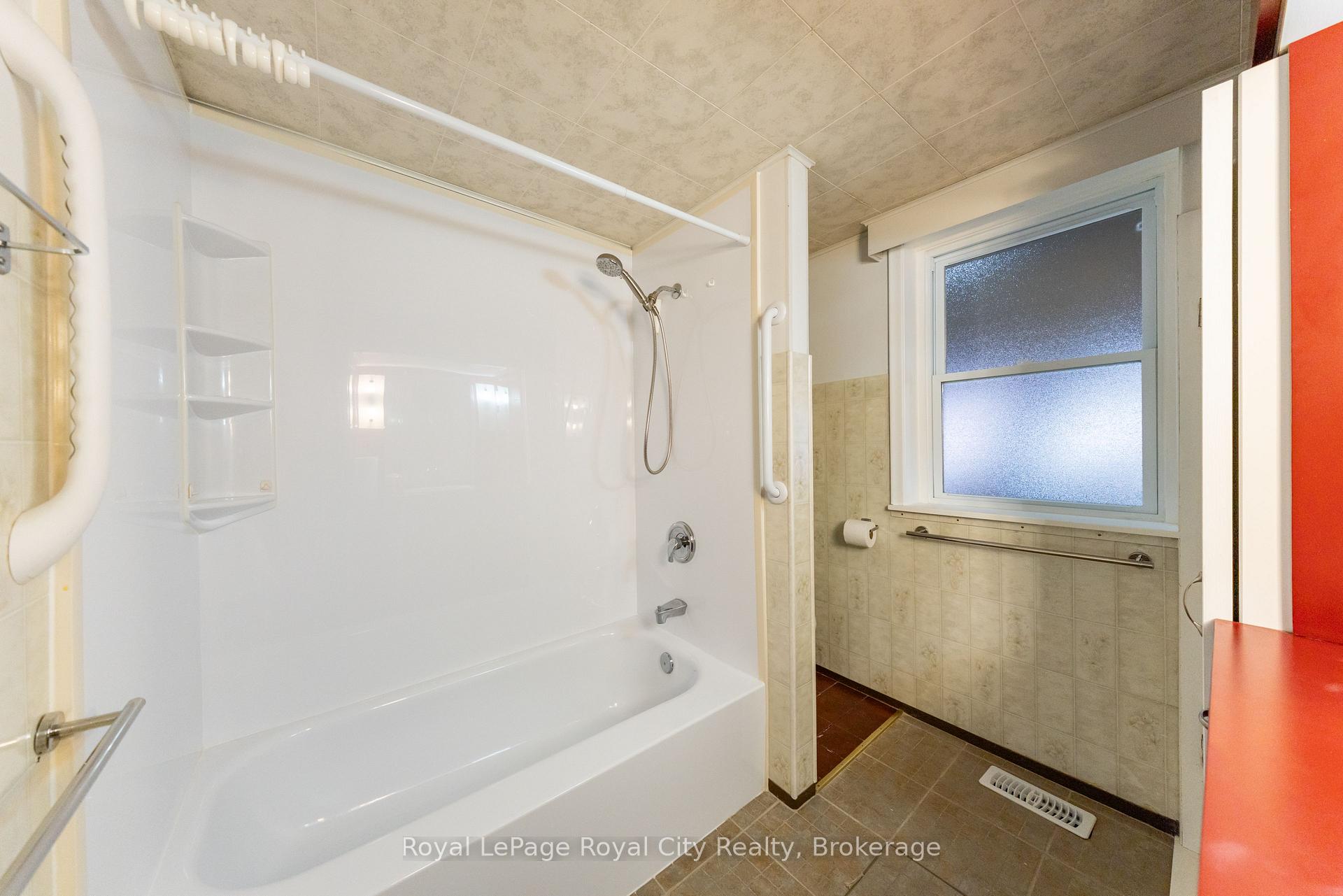 Photo 13 of 237 Liverpool Street, Guelph, Downtown — HOMEH