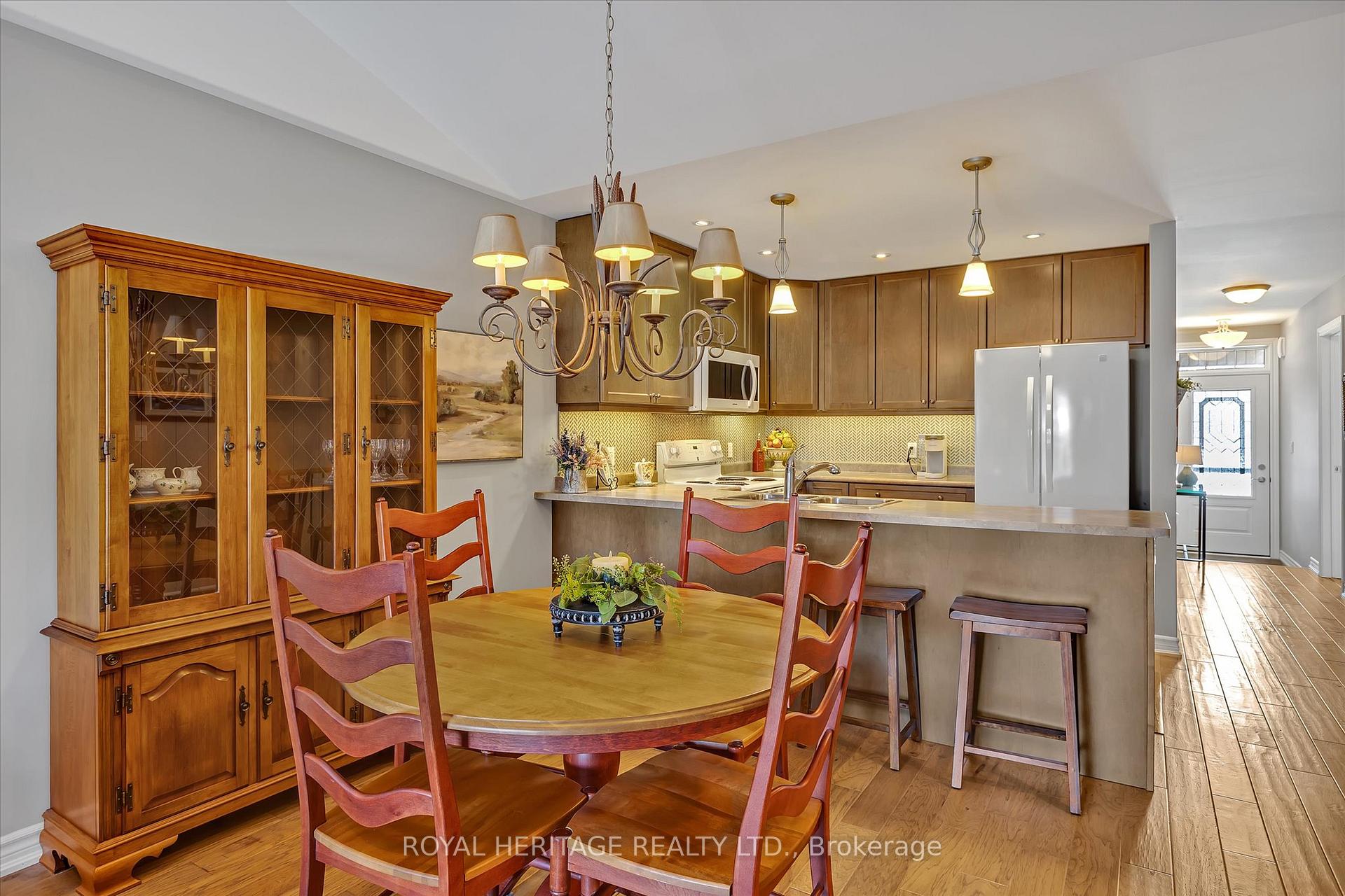 Photo 13 of 73 Laurent Boulevard, Kawartha Lakes, Lindsay — HOMEH
