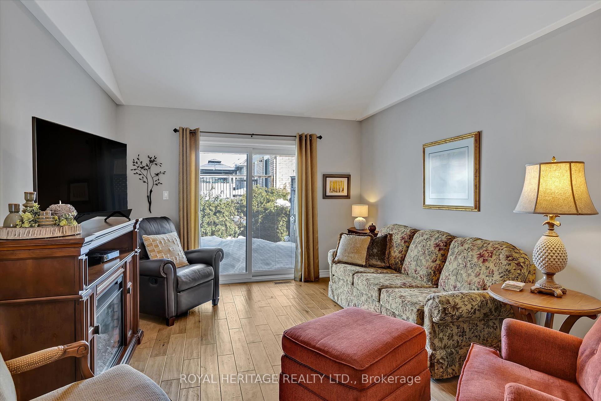 Photo 14 of 73 Laurent Boulevard, Kawartha Lakes, Lindsay — HOMEH
