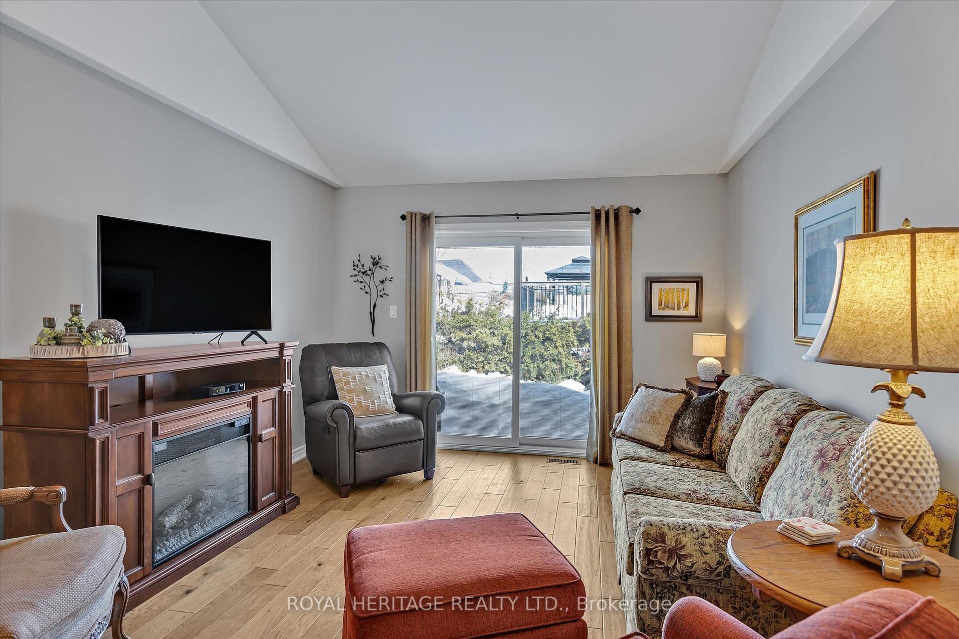 Photo 15 of 73 Laurent Boulevard, Kawartha Lakes, Lindsay — HOMEH