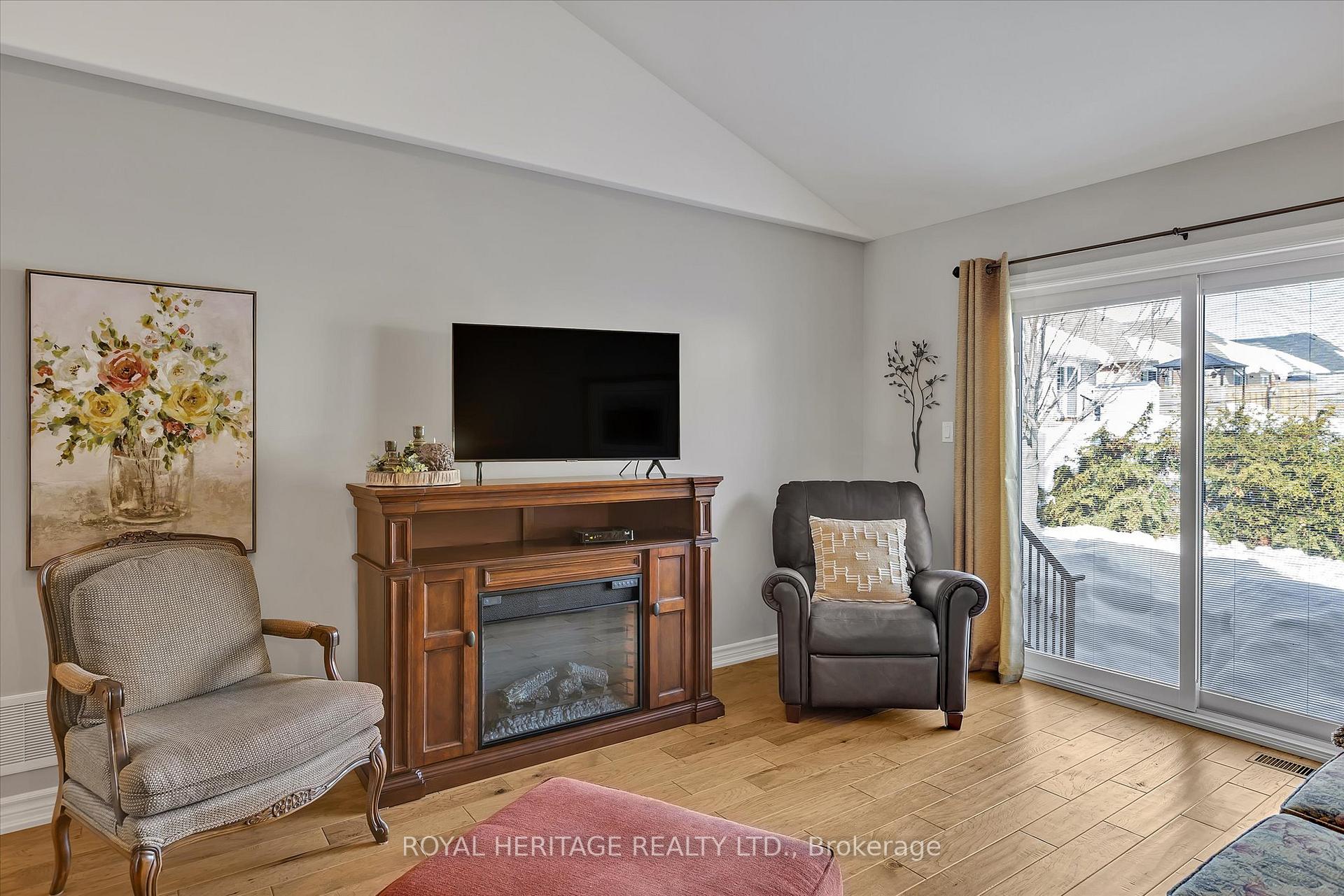 Photo 16 of 73 Laurent Boulevard, Kawartha Lakes, Lindsay — HOMEH