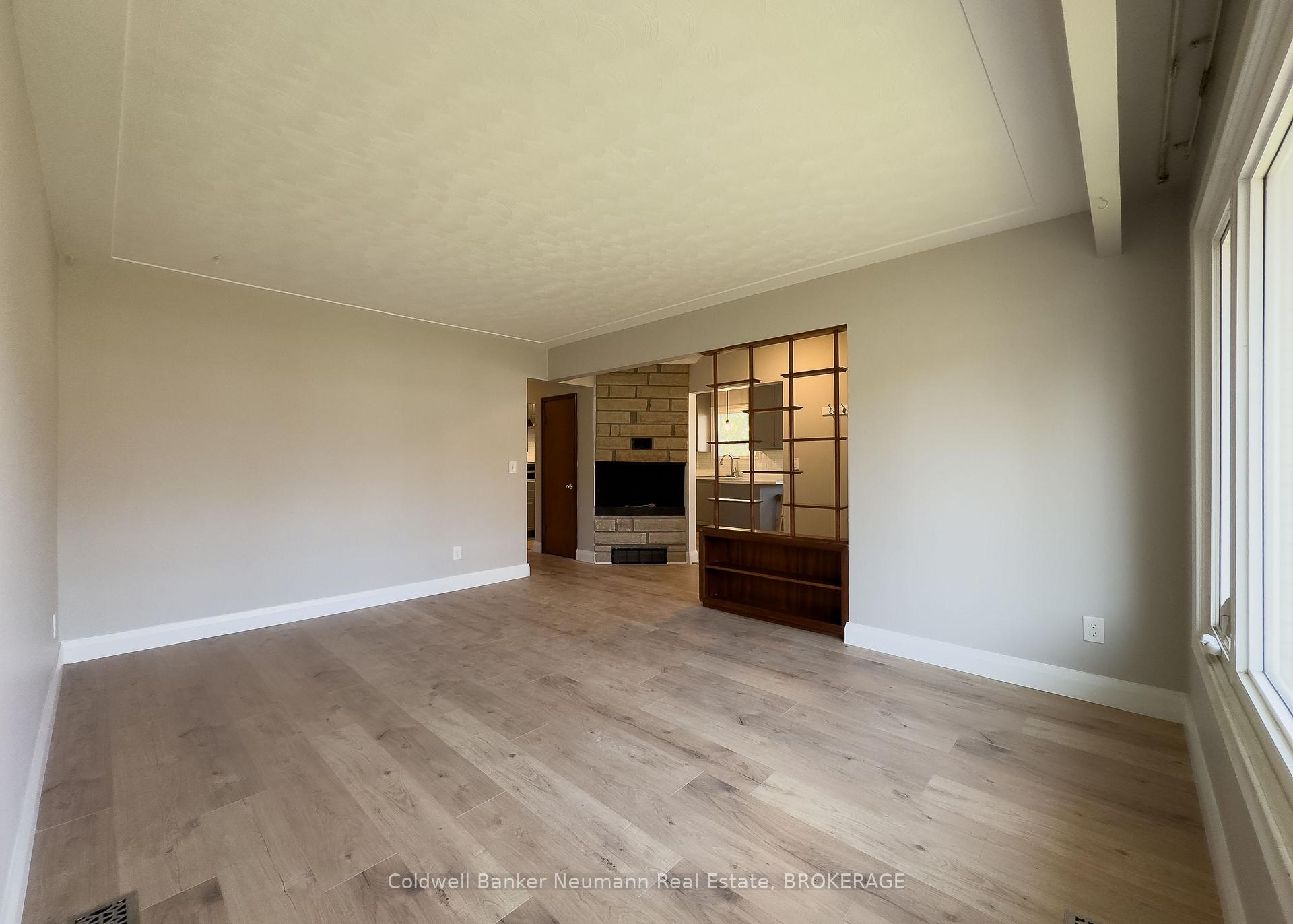 Photo 3 of Unit UPPER, 26 Balmoral Drive, Guelph, Riverside Park — HOMEH
